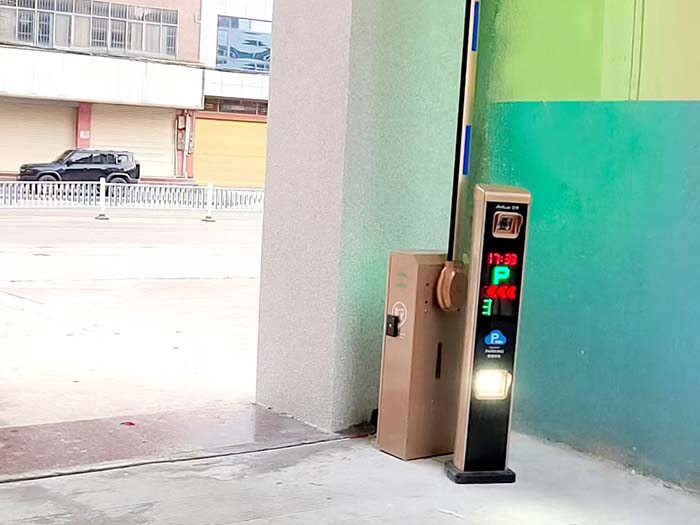 地下停車(chē)場(chǎng)車(chē)牌識(shí)別系統(tǒng)