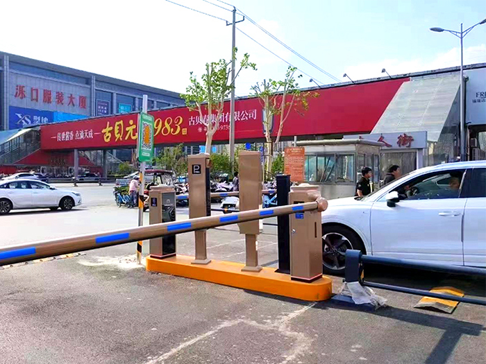 某大廈采用 “安快” 車牌識別系統(tǒng)