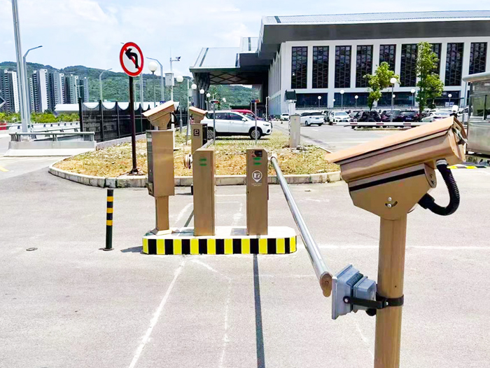 某會展中心采用 “安快” 車牌識別一體機(jī)