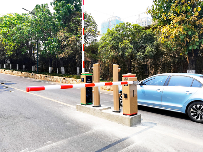 某街道采用 “安快” 車牌識(shí)別系統(tǒng)