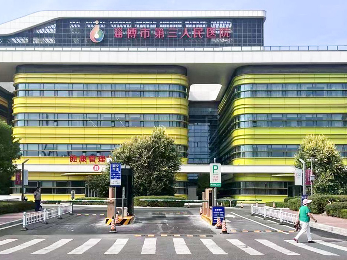 某市醫(yī)院采用 “安快” 多進(jìn)多出車牌識(shí)別系統(tǒng)案例圖